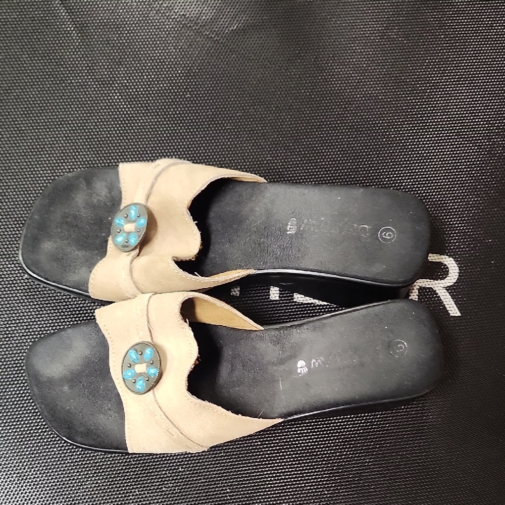 Bare Trap Sandals Size 9 #6 Some Scuffing On Heal. Still A Lot Of Life #6